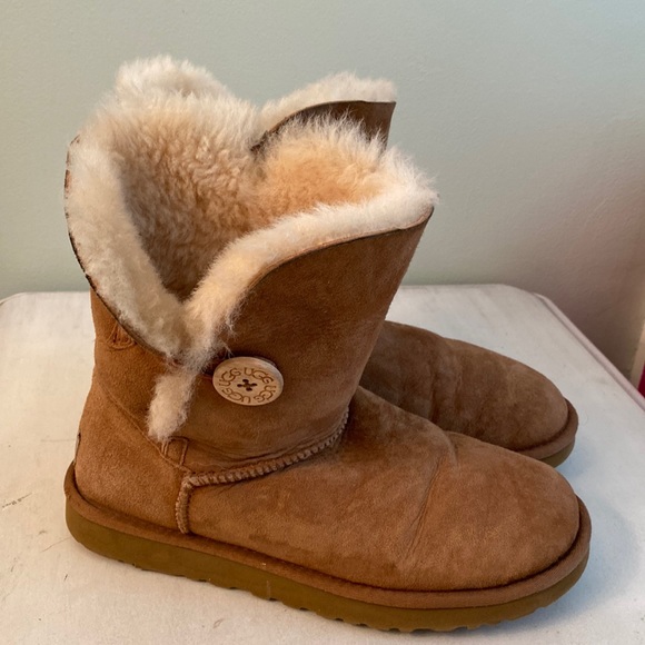 UGG booties - Picture 1 of 16